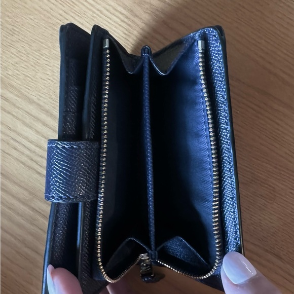 Coach Medium Corner Zip Wallet - Picture 4 of 4